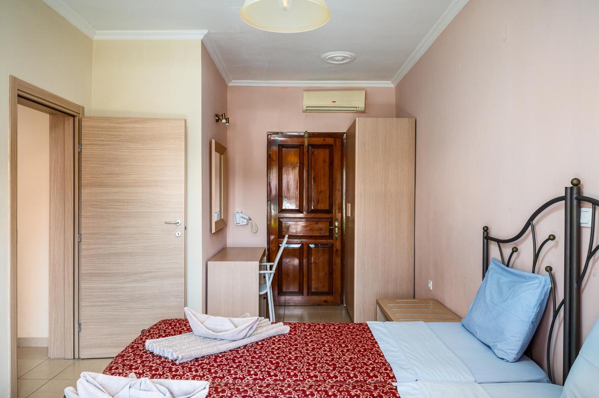Marietta's By Konnect, Corfu Apartment Gouvia